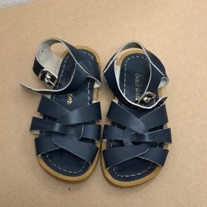 Girl's Salt Water Sandals Size 8 Blue